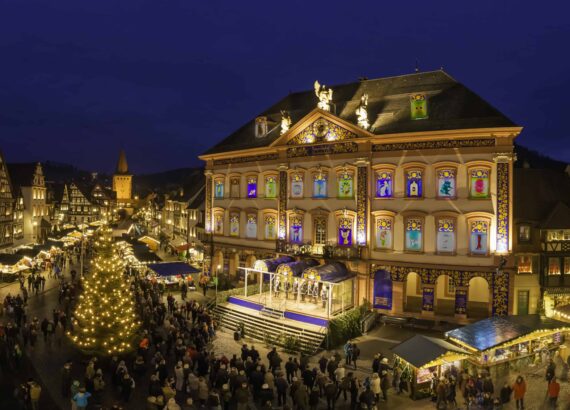 Beleuchteter Weihnachtsmarkt in Gengenbach
