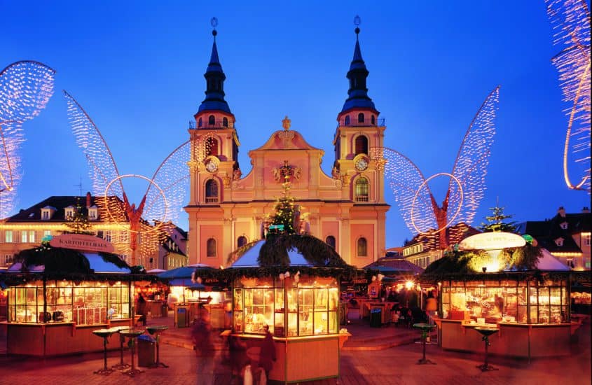 Barock-Weihnachtsmarkt in Ludwigsburg bei Nacht