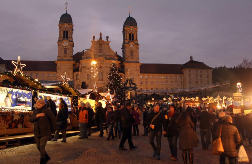 Markt vor der Klosterkirche in Einsiedeln