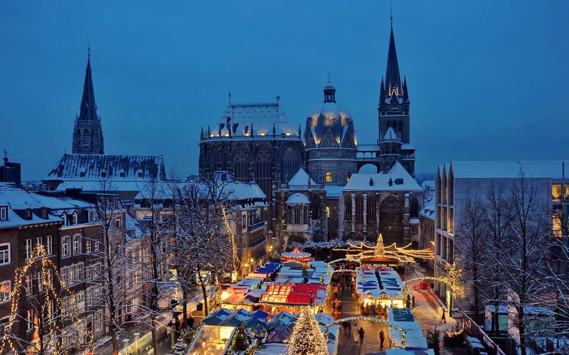 Abendstimmung in Aachen auf dem Weihnachtsmarkt