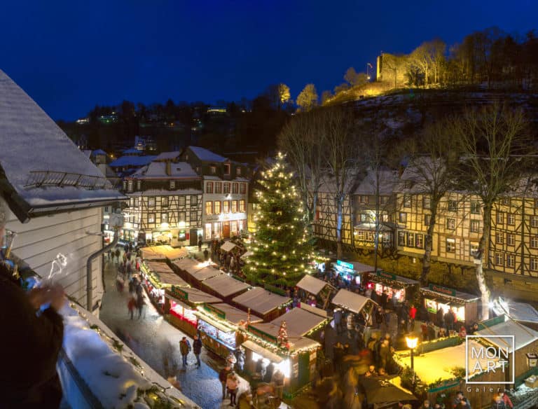 Weihnachtsmarkt Abendstimmung Monschau