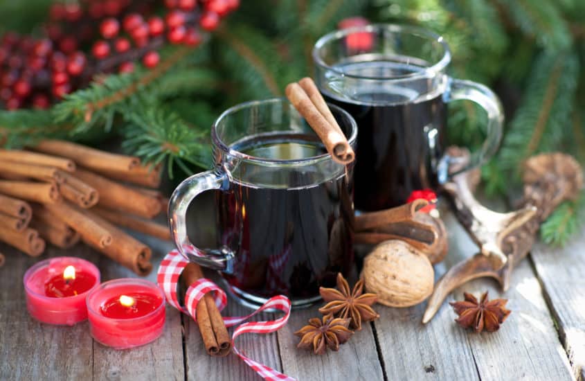 Glühwein in Tassen