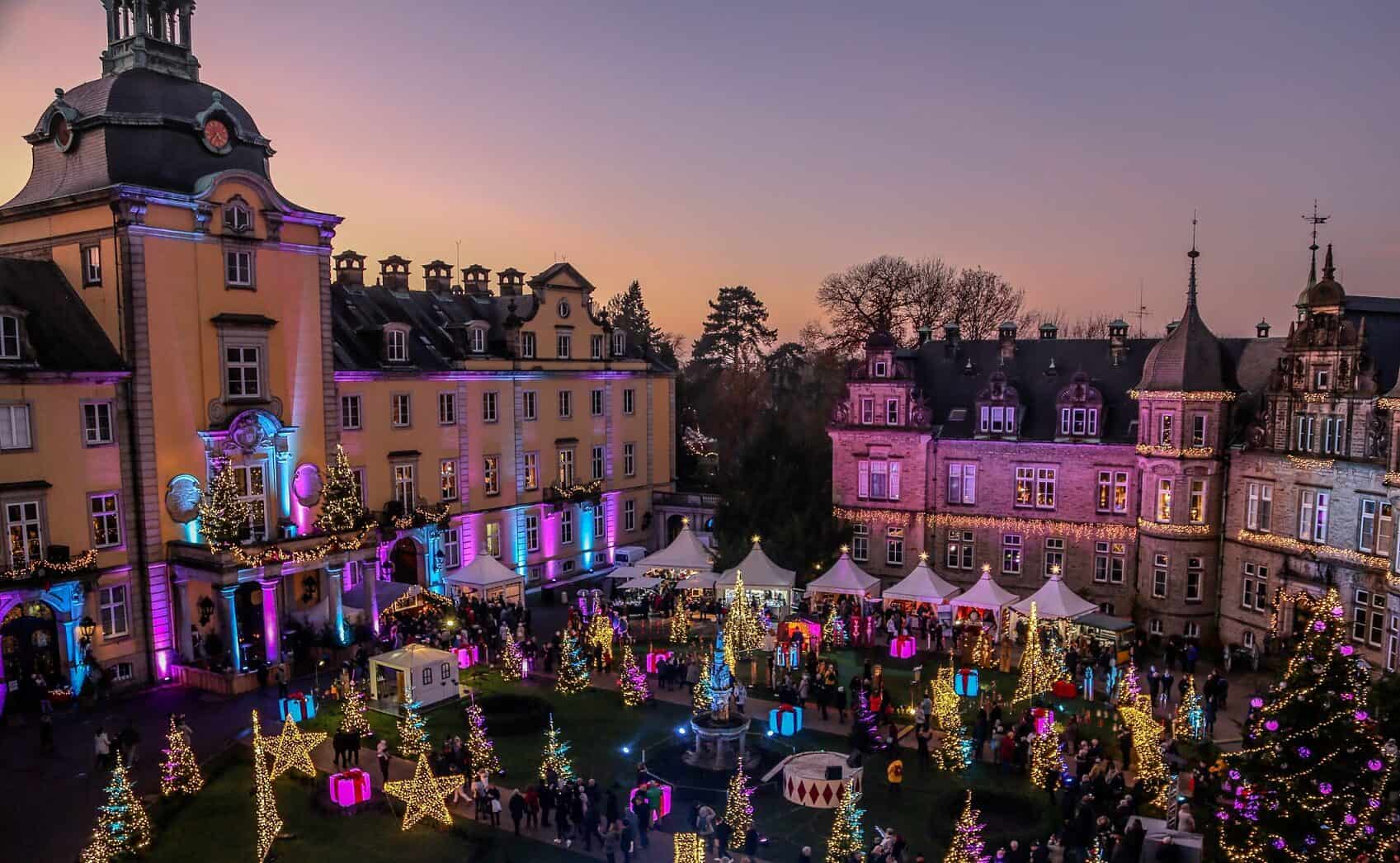 Weihnachtsmarkt auf Schloss Bückeburg bei Nacht