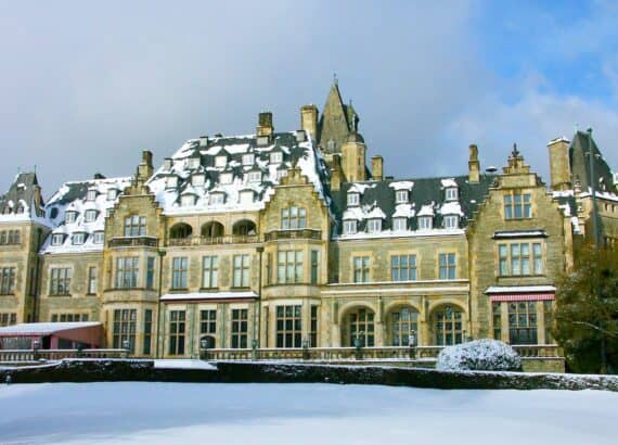 Verschneites Schlosshotel Kronberg