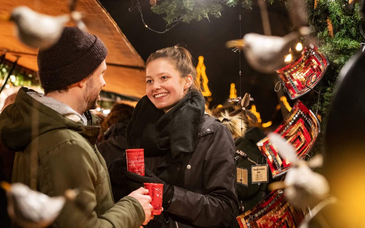 Verliebtes Paar Weihnachtsmarkt Münster