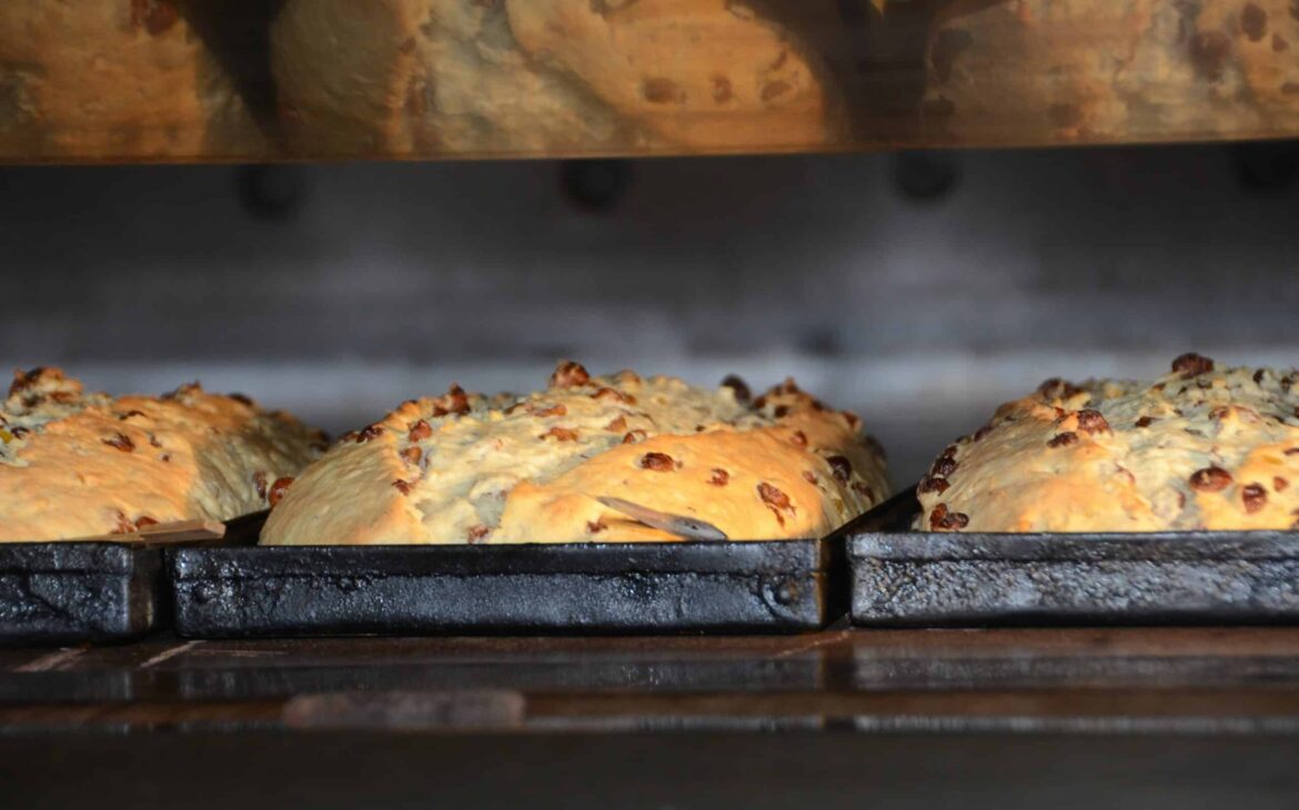 frisch gebackene Stollen aus dem Ofen