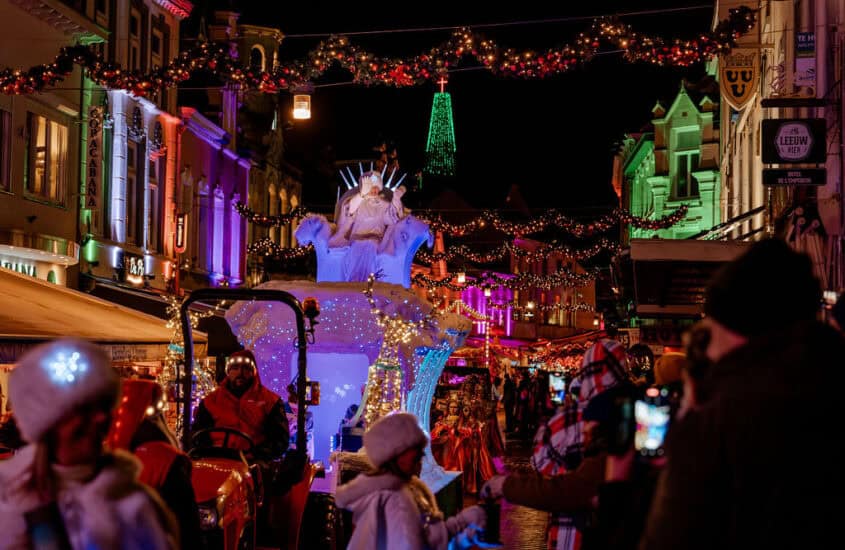 Parade in der Weihnachtsstadt Valkenburg