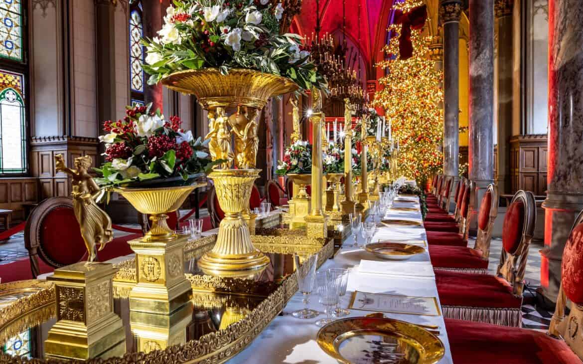 Der Grafensaal in Burg Hohenzollern zur Weihnachtszeit.