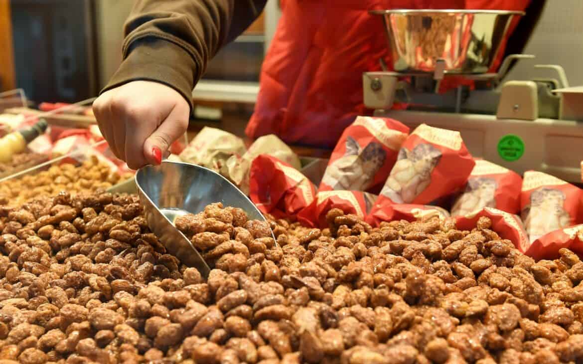 Gebrannte Mandeln auf dem Weihnachtsmarkt in Göttingen.