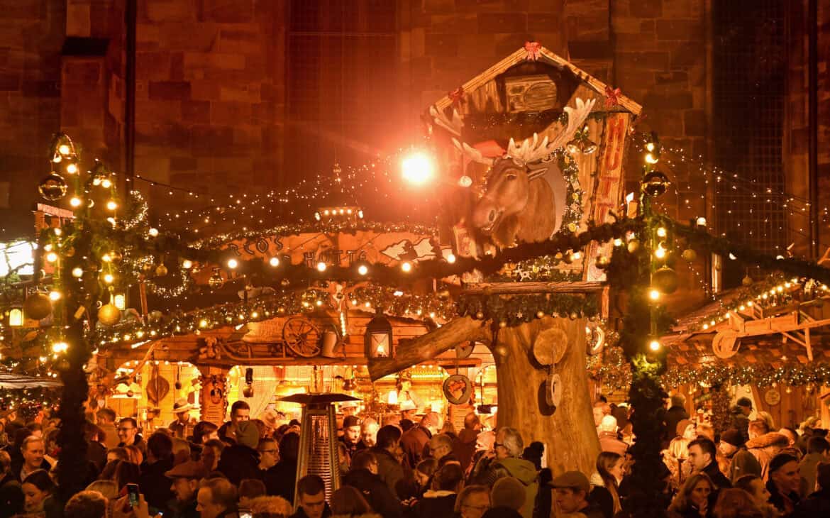 Blick auf den Weihnachtsmarkt in Göttingen.