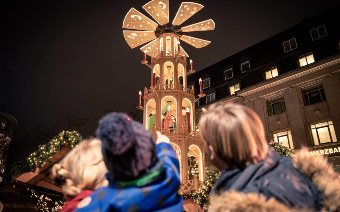 Weihnachtspyramide auf den Kieler Weihnachtsmärkten.